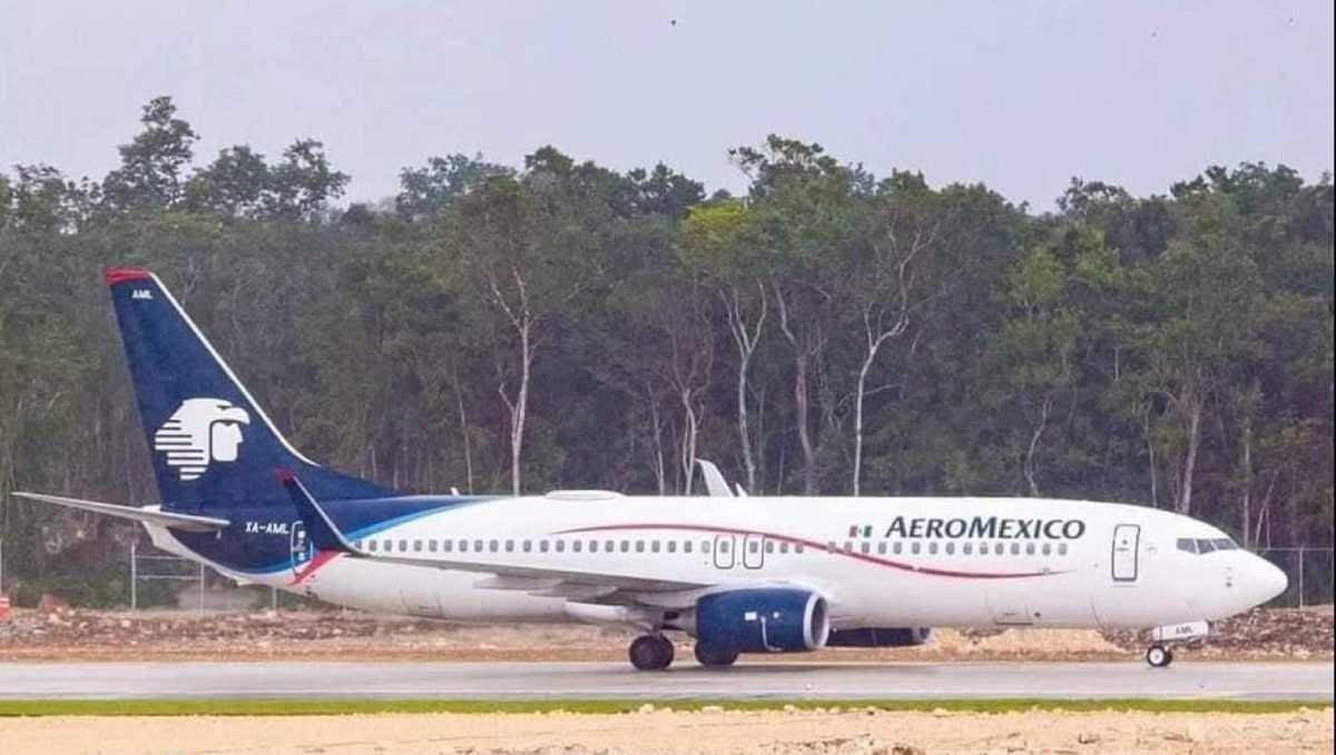 quintanaroonews's tweet photo. #Entérate Crisis turística hunde al fallido aeropuerto de #Tulum 

✈️ Aeroméxico anuncia su salida total de Tulum; el aeropuerto de la Riviera Maya pierde a su aerolínea de bandera.

Aeroméxico dejará de operar en Tulum para finales de septiembre de 2026, tras haber reducido sus vuelos desde el AIFA y la Ciudad de México, dejando únicamente un número reducido de salidas nacionales diarias en este aeropuerto que atraviesa dificultades desde el inicio de sus operaciones.
