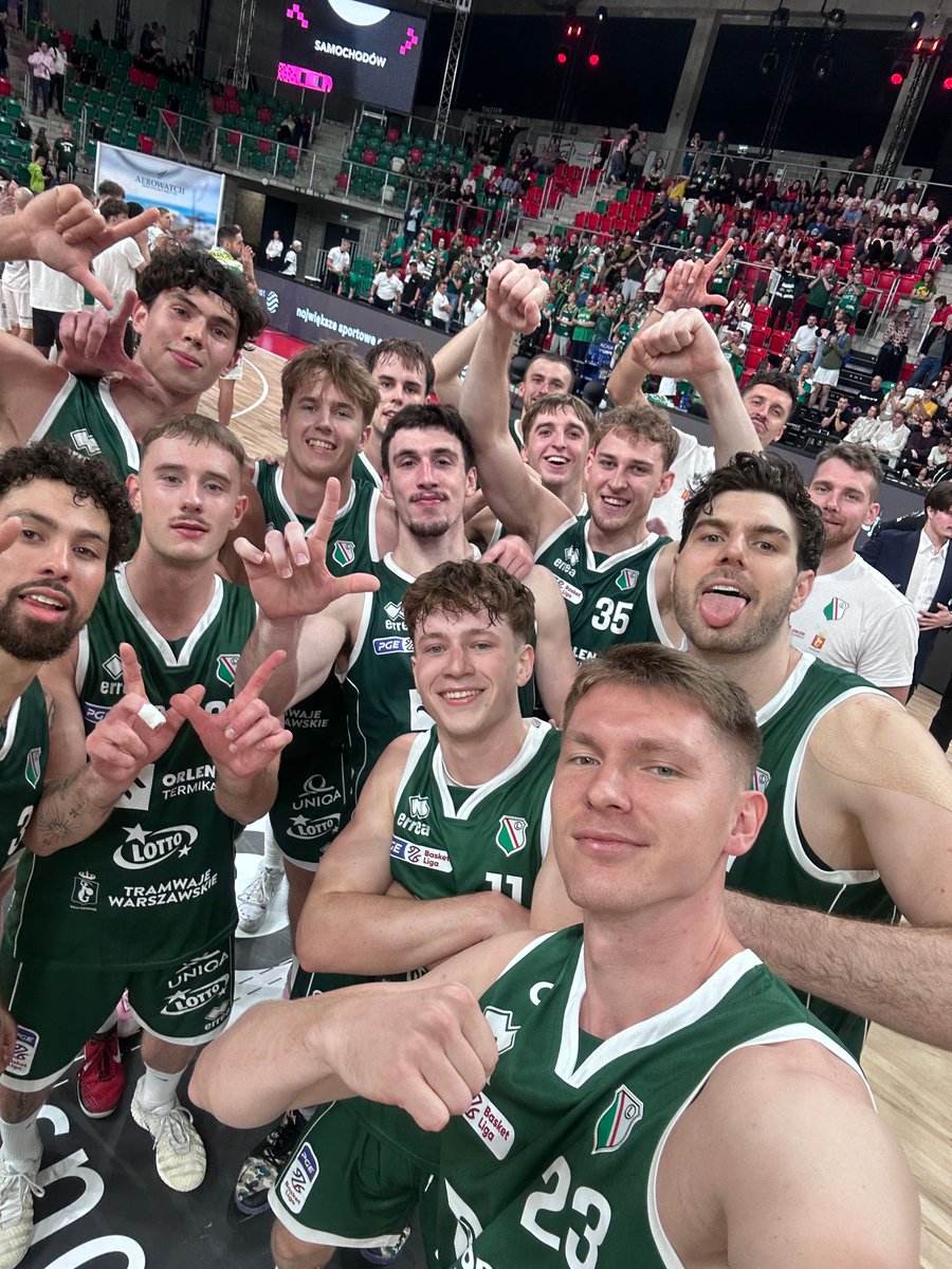 LegiaKosz's tweet photo. 𝐒𝐔𝐏𝐄𝐑𝐏𝐔𝐂𝐇𝐀𝐑 𝐏𝐎𝐋𝐒𝐊𝐈 𝐉𝐄𝐒𝐓 𝐍𝐀𝐒𝐙! 🏆🔥

Legia Warszawa 110:96 Zastal Zielona Góra

PO RAZ PIERWSZY W HISTORII zdobywamy Superpuchar Polski! 🏆

Pierwsze trofeum w sezonie jedzie do Warszawy! ❤️🤍💚 

#legiakosz #legiawarszawa #plkpl #basketball #warszawa https://t.co/0dXUjZFOd6