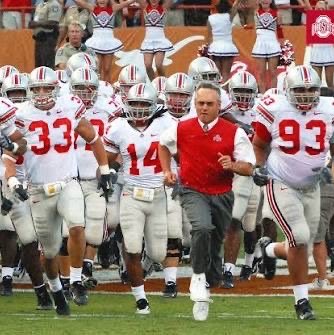 20YearsAgoSport's tweet photo. College Gameday is heading to Iowa this week as #1 Ohio State faces off against #13 Iowa.

Jim Tressel and the Buckeyes hope to avoid the upset and keep their perfect season alive against the Kirk Ferentz led Hawkeyes. https://t.co/i40TlSL79X