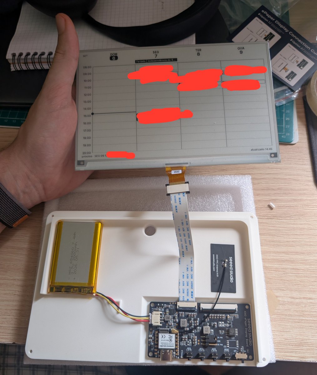 ovitormafra's tweet photo. Não entendo como o movimento maker n faz mais o barulho que fazia antigamente. Hoje em dia é possível comprar componentes da China, recebê-los em 7 dias, jogar td no Claude, escrever seu firmware, modelar um case 3d, subir um servidor e personalizar td para as suas necessidades https://t.co/Fj8uw4rfk4