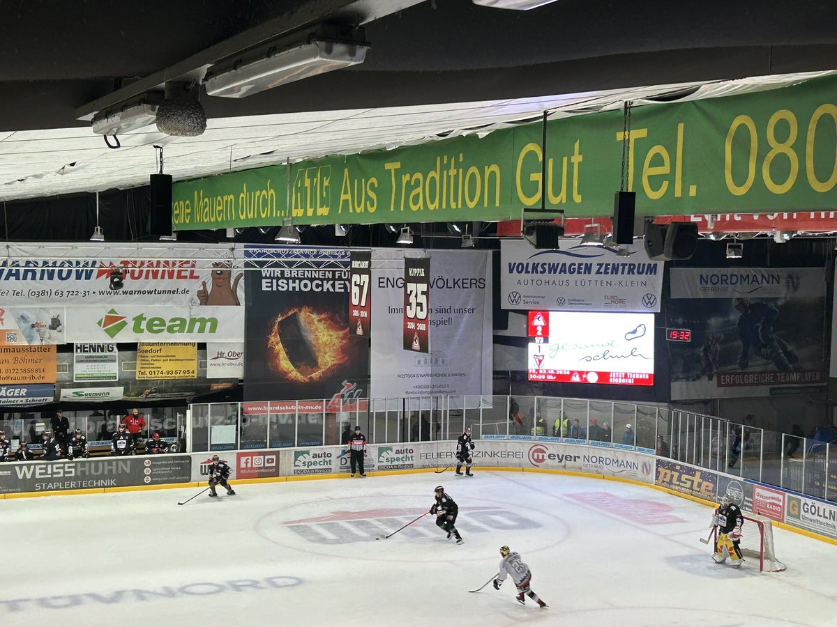 Arnet1976's tweet photo. Rec Piranhas gegen herner ev 2:1 nach drittel eins - Tore Stelzmann und E. Öhrvall https://t.co/ySOs9bF4UA