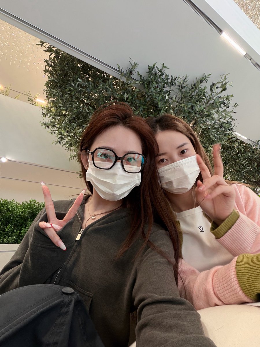 CryptoUnaa's tweet photo. 韩国丽珠兰和旅游搭子 给到夯

韩国美食 给到人上人

韩国Tony 给到NPC

韩国人＿＿＿🙂‍↔️

@Amberoo7 https://t.co/VxUiC41w9j