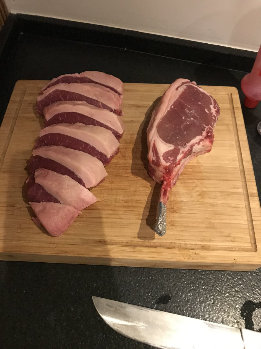 AnghebenFelipe's tweet photo. @Sampaio280864 Porque churrasco não é só a carne.  É o ritual e a tradição. https://t.co/dfdcGbHqmH