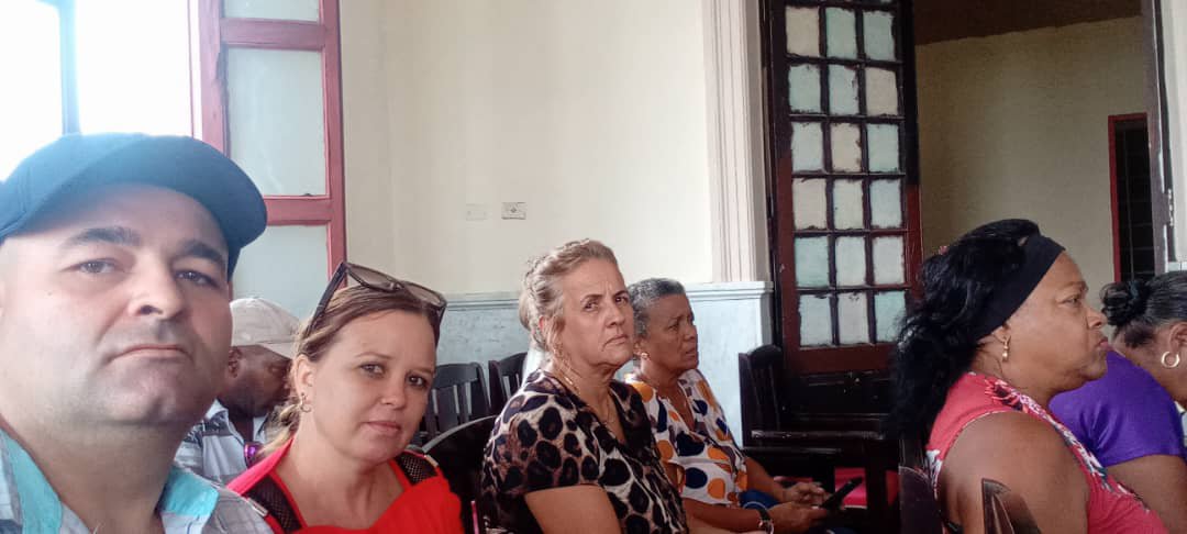 Inspeccdgeplac's tweet photo. Se desarrolla en placetas Asamblea Municipal del poder popular.Reconocen a la Direccion General De  Educacion por el Inicio del Curso Escolar 26 27. #VillaClaraconTodos #PlacetasEntreTodos #CubaViveSuHistoria #CubaMined #dgeducacionplacetas. https://t.co/9XyzScROJq