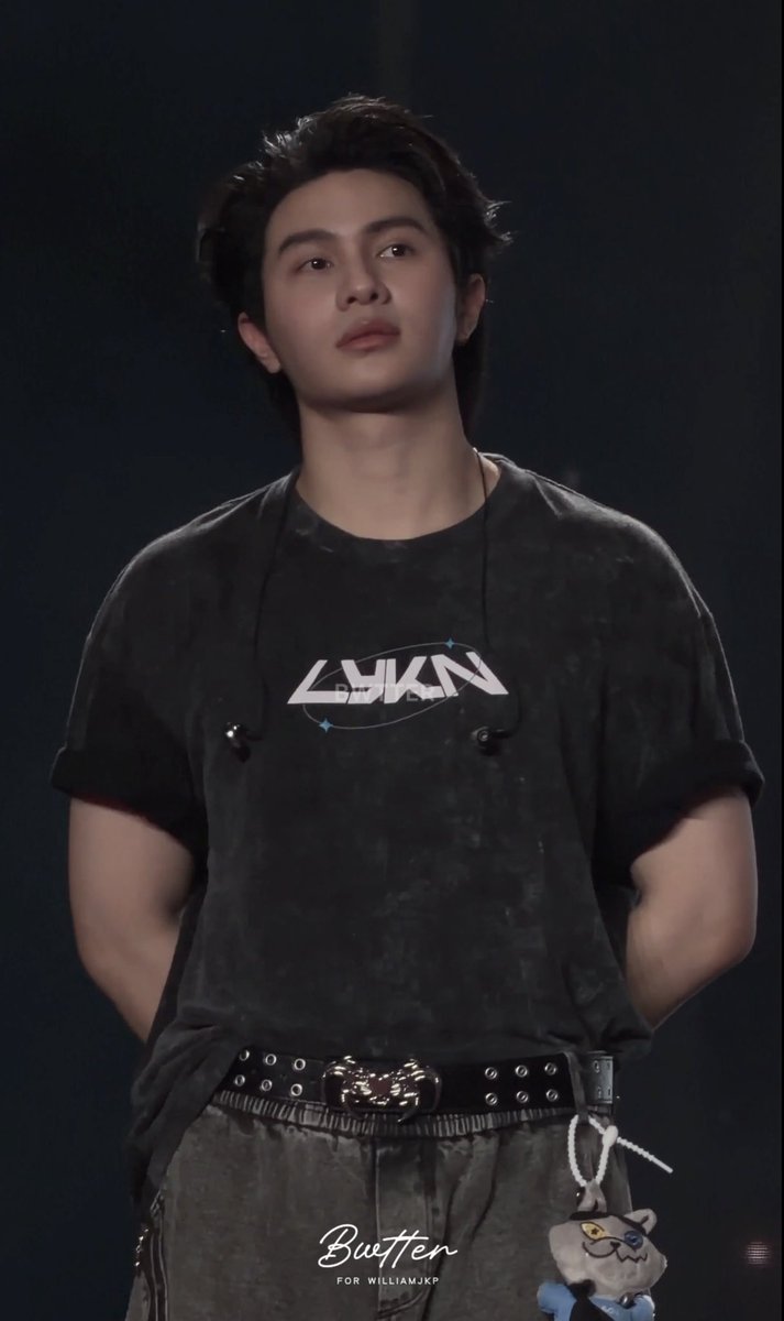 valcrazyforWE's tweet photo. do you guys think Est climbs him? 

Cr: Bwtter0214 https://t.co/IFB69xTS4d