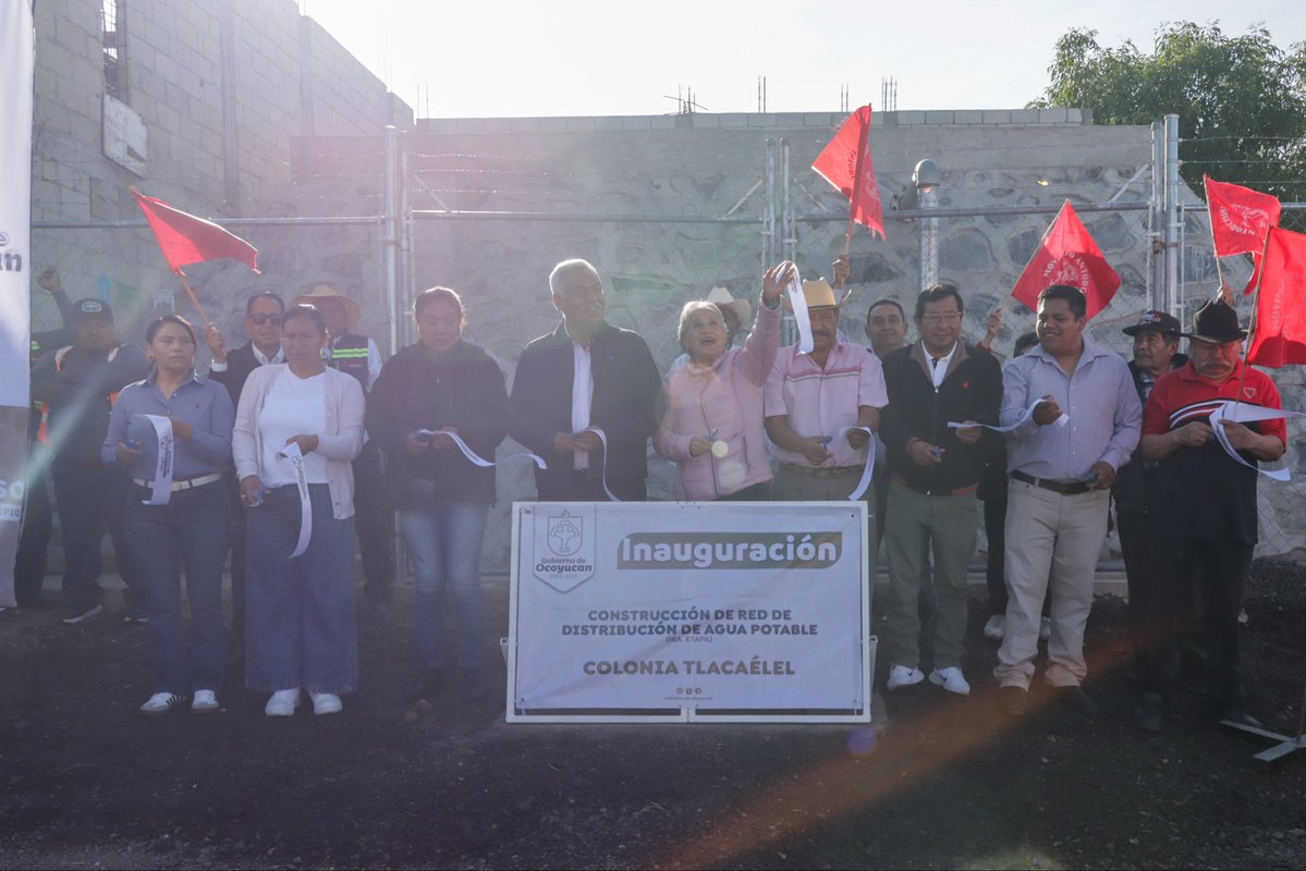 AytoOcoyucan's tweet photo. 💧🏗️ ¡Seguimos construyendo el Progreso de Ocoyucan!

Inauguramos la primera etapa de la construcción de la red de distribución de agua potable en la colonia Tlacaélel. 🤝✨
Una obra que representa el avance de nuestras comunidades 💙

#Ocoyucan #Tlacaélel #AguaPotable #Progreso https://t.co/KU1fQyMF5I