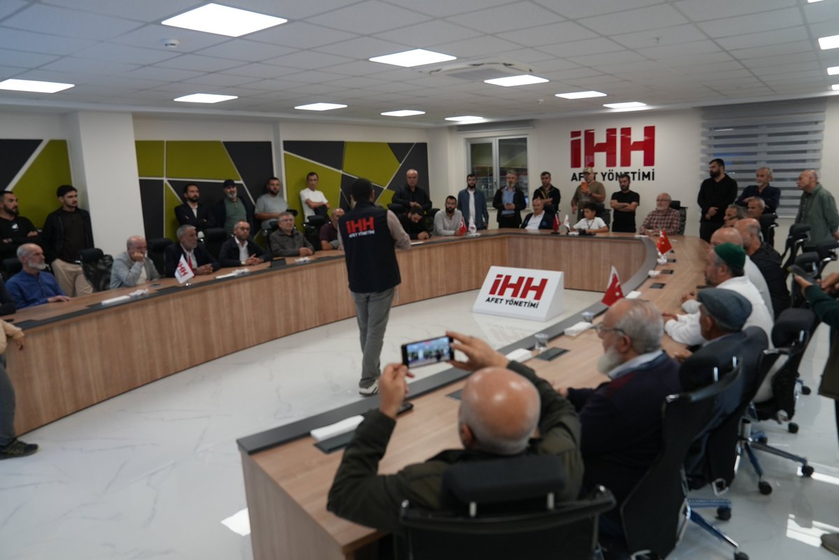 ihhankarasube's tweet photo. 4.Teşkilat ve Kurumsal Eğitim Kampımızı, Tuzla AKOM ziyaretiyle tamamladık.

Kampımızın son programında gerçekleştirdiğimiz ziyaretle birlikte 4. Teşkilat ve Kurumsal Eğitim Kampımızı tamamlamış olduk. https://t.co/qz7IgAgyhv