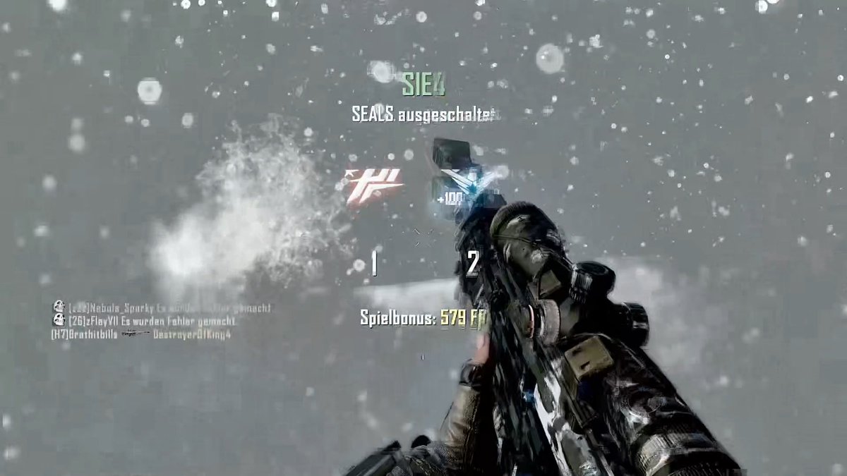 A Sui No Reload trickshot from Black Ops 2, earning a Spielbonus (score bonus) of 579 points and showing "SIEG" (Victory) with "SEALS ausgeschaltet" (SEALS eliminated) on screen, captured amid a snowy battlefield with the German killfeed showing kills by "FlayVII" and "DeathrayDIKing4."