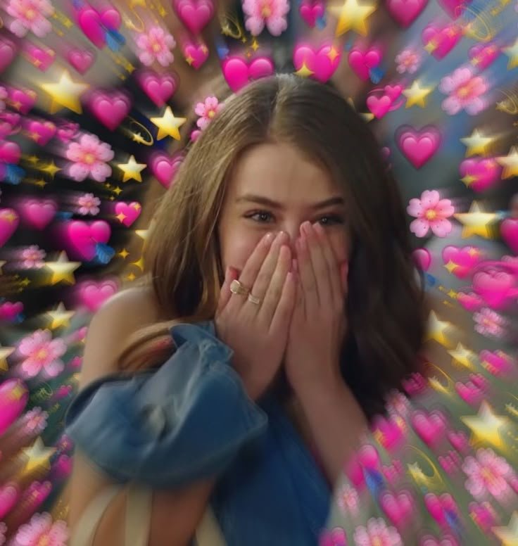 Selenophile456's tweet photo. Literally me, when he suddenly sends a picture of himself.. 😭🎀 https://t.co/uYbLBepKSC
