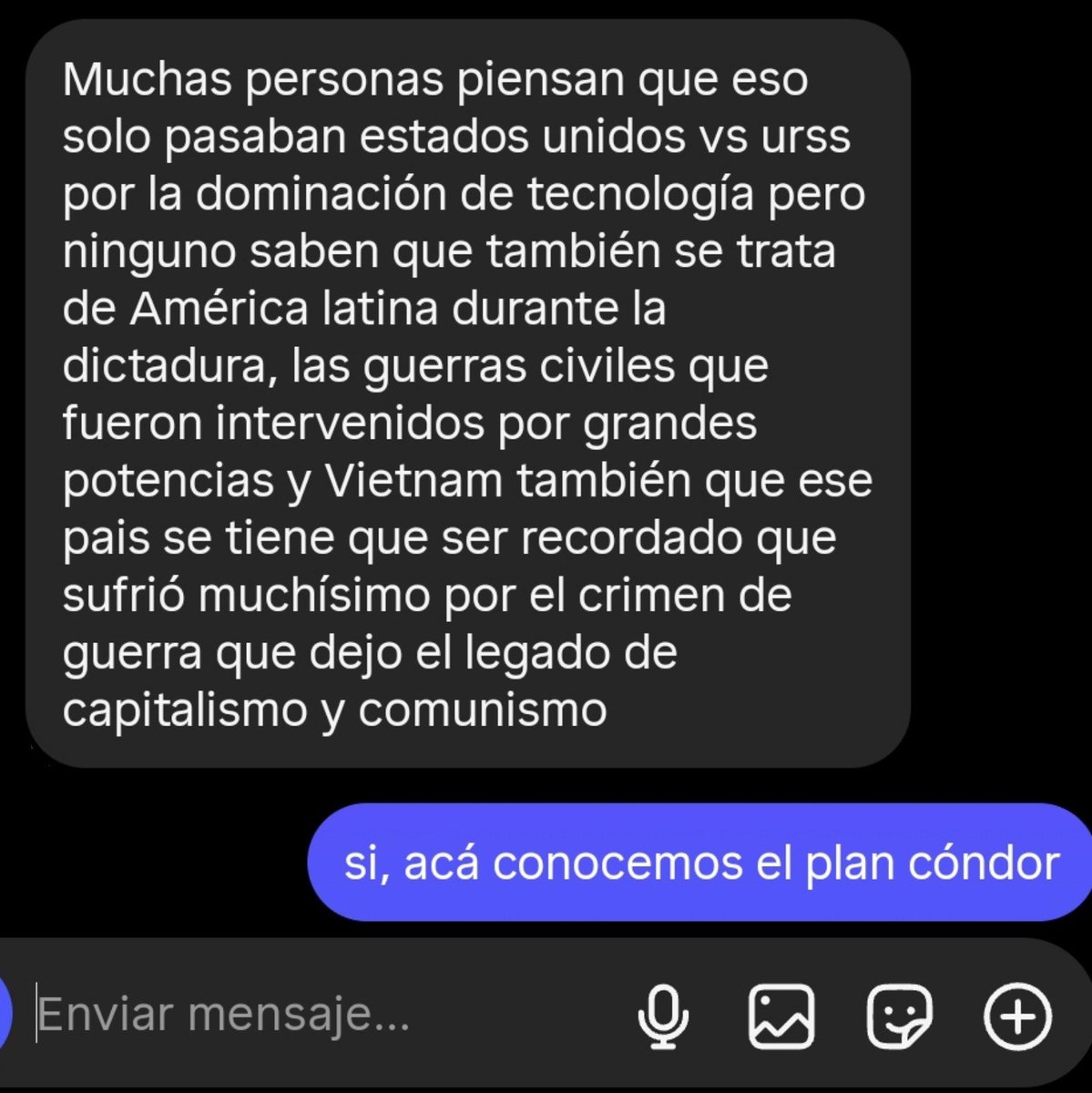 vanteado's tweet photo. ayer estaba hablando con un pibe corte chamuyo y cuando le dije que estudio historia me empezó a hablar re obsesivo de nasiz, la segunda guerra mundial, la guerra fría EXPLICÁNDOME

"mejor no hagamos competencia" ???? 😭 https://t.co/wR4YUKCh0B