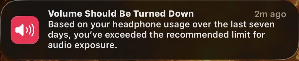 COPPERking__'s tweet photo. Apple gotta stop doing this. Give us the option to turn this off. https://t.co/POvOSTvE1T