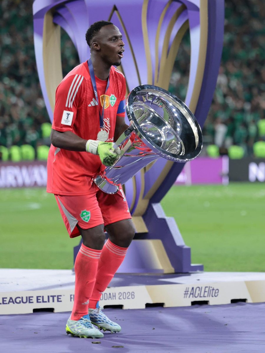 RudyGaletti's tweet photo. 🚨🧤 Édouard Mendy is a serious Yashin Trophy contender. 

The Al Ahli captain has won 4 major honours in 2026: Saudi Pro League Golden Glove, AFC Champions League Elite, Saudi Super Cup &amp; AFCON*.

A remarkable season by the Senegalese GK: more details ▶️ https://t.co/lWtrgwnR4C https://t.co/PpFZ9HX6PW