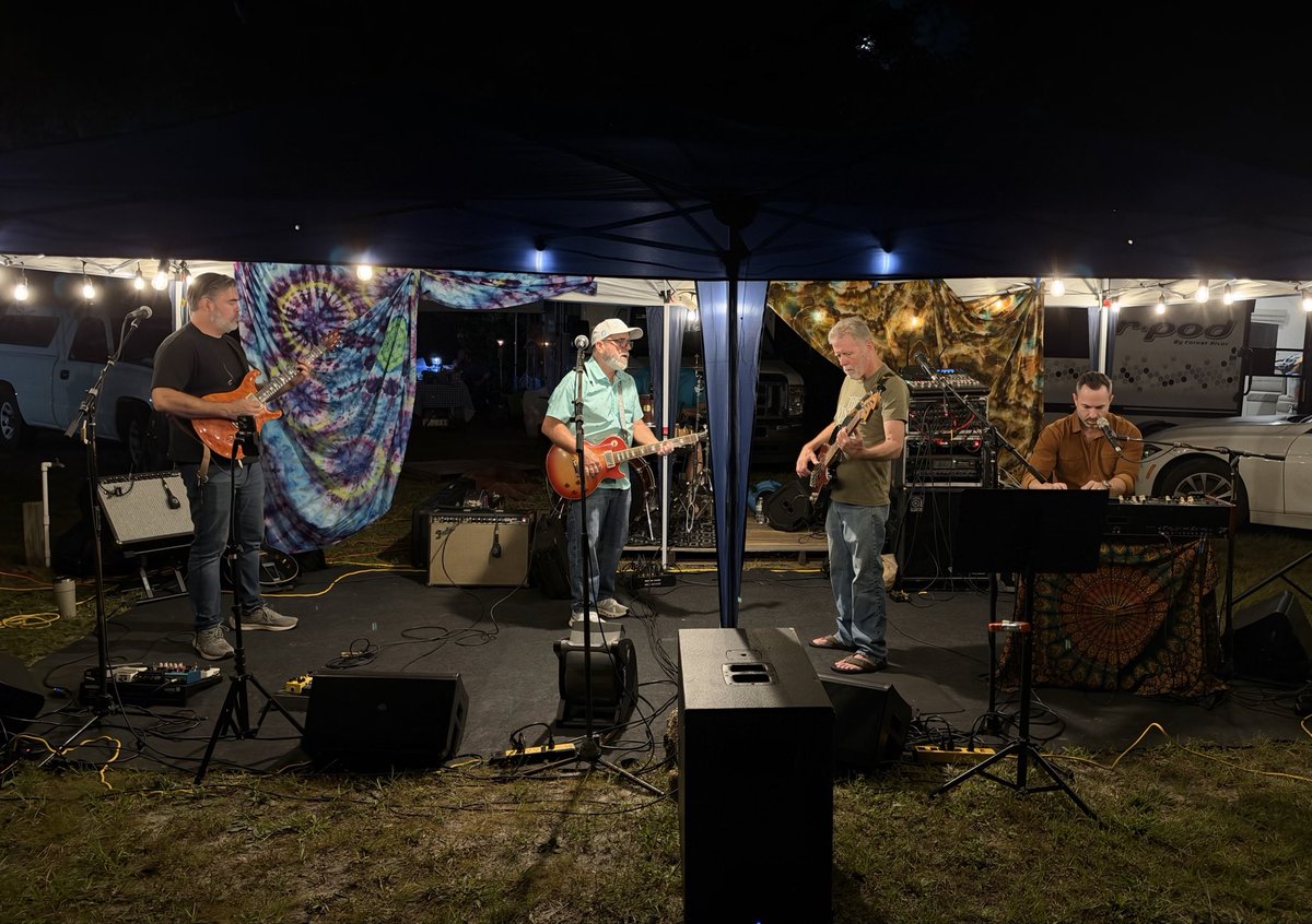 FSUKXAZ's tweet photo. We went to a cool birthday party for our friend Bobby near Cedar Point Preserve. It was outdoors, under a full moon, and a beautiful 60-65 degrees. There was plenty of food and drinks, a fire, and Live music from the Smokestack band! Great night! #Smokestack #CedarPointPreserve #Jacksonville