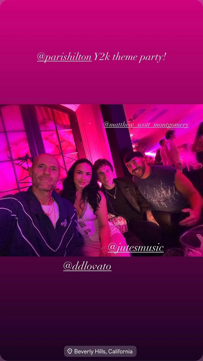 portallovato's tweet photo. 📸 | Oliver Trevena, via Instagram Story, ao lado de Demi Lovato, Jutes e Matthew Scott na festa de Paris Hilton ontem (26). https://t.co/CNiZRu8AG8