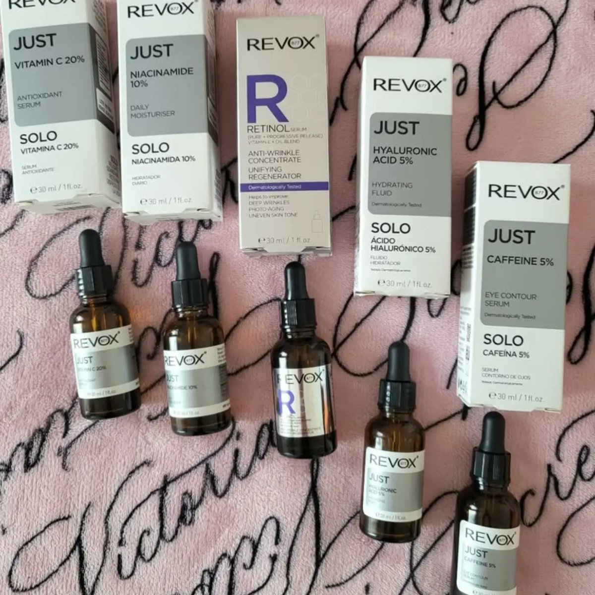 TemikaDayan's tweet photo. REVOX JUST—Your Skin, Your Glow! A radiant, hydrated, fresh-looking complexion starts with the right skincare. Vitamin C for glow, Niacinamide for balance, Retinol for renewal, Hyaluronic Acid for hydration, and Caffeine for eye contour care. DM to https://t.co/0dS7434aMi