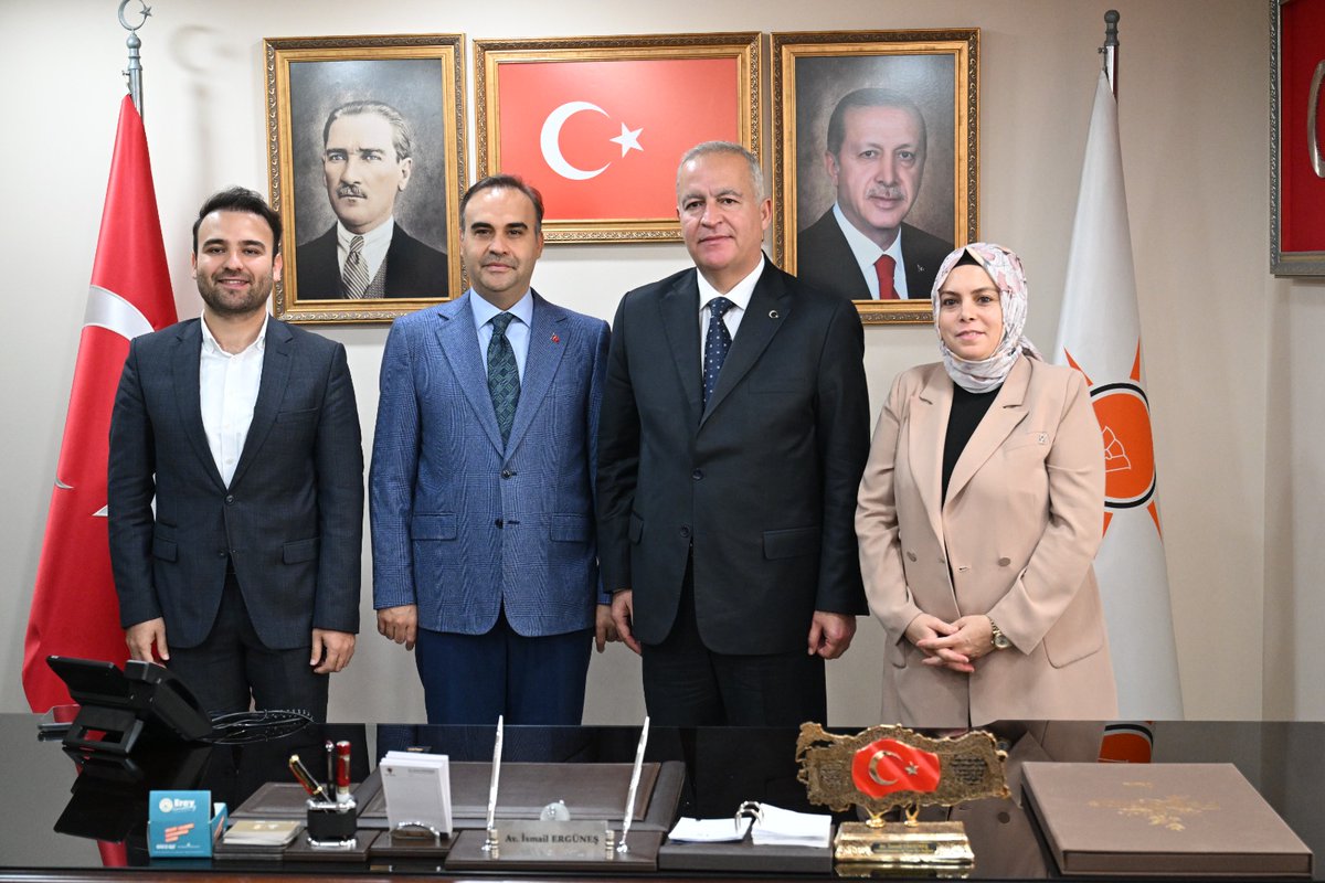 akkadingop's tweet photo. Türkiye Yüzyılı Buluşmaları İstanbul programımız kapsamında; Sanayi ve Teknoloji Bakanımız @mfatihkacir ve İl Yönetim Kurulu Üyemiz Osman Cengiz ’in katılımlarıyla teşkilat mensuplarımızla bir araya geldik. https://t.co/qu8sLYInJI