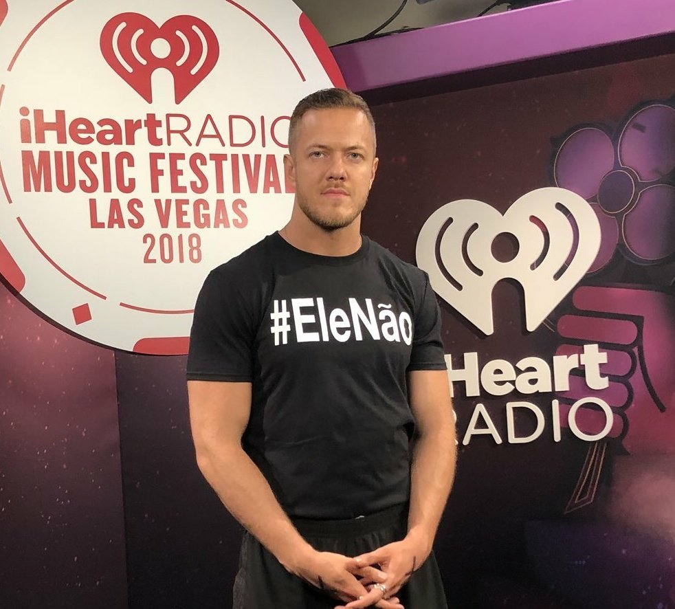 pedragons_'s tweet photo. "Não se mistura música com política "

O Dan Reynolds em 2018: https://t.co/pcXkKCGyRA