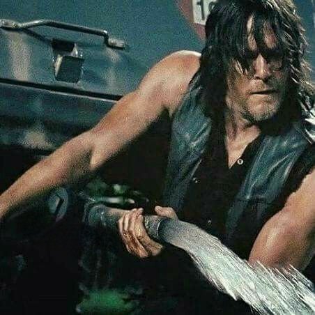 NationReedus's tweet photo. daryl on. norman off. 🖤
#normanreedus #daryldixon https://t.co/fxqUEgU5X7