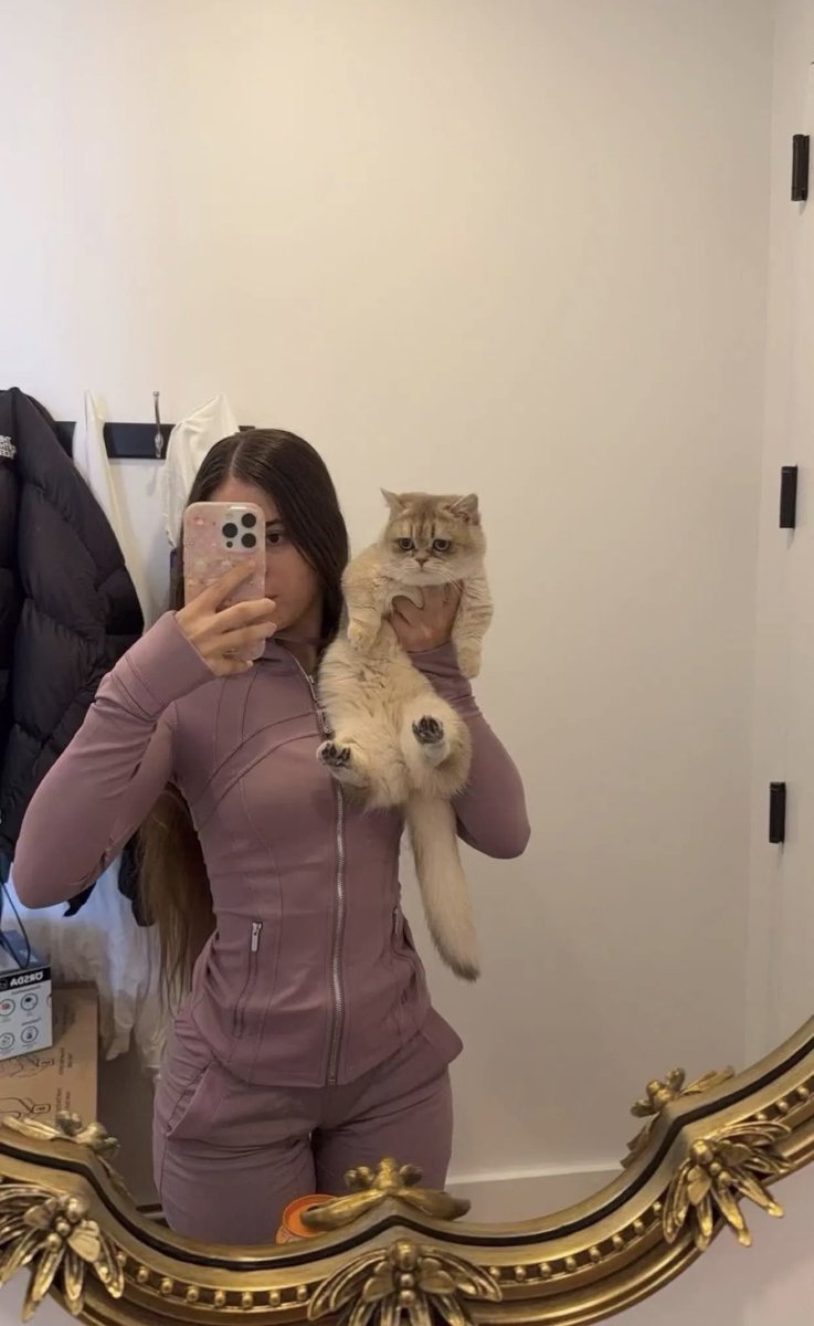Emarrbb_0's tweet photo. Just say it…
Did you want to see my Pussy cat? https://t.co/FsNQTyIjmJ