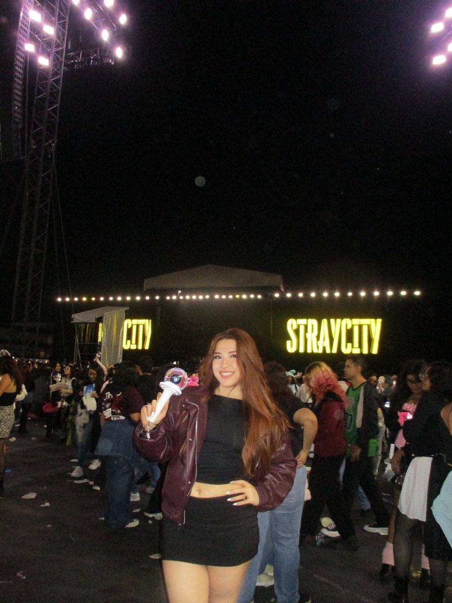 powerofzei's tweet photo. Thank u findom for funding all my concerts, they truly make me the happiest https://t.co/Slc42cqwav