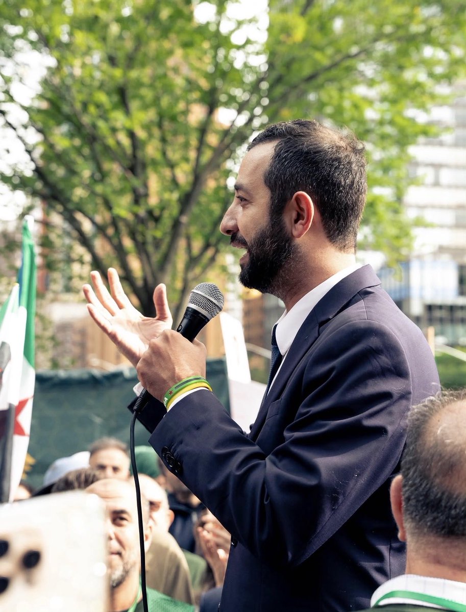 SoccerMouaz's tweet photo. Great and well organized rally welcoming the Syrian president to New York for his speech at the United Nations, Syrians from every faith in Syria’s beautiful mosaic took part. Together building a new democratic, untied, and prosperous #Syria @syrianetf https://t.co/duHgFVwVZW