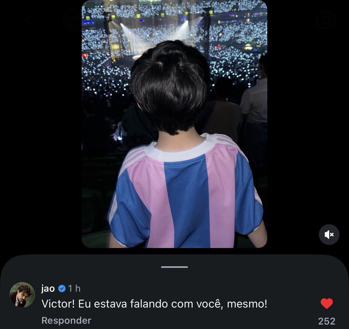 jaorry's tweet photo. que coisa mais bonitinha o menino no primeiro show da vida dele e falando que o jão tava falando com ele, amo crianças sendo fã dele https://t.co/W0TJvVokw7