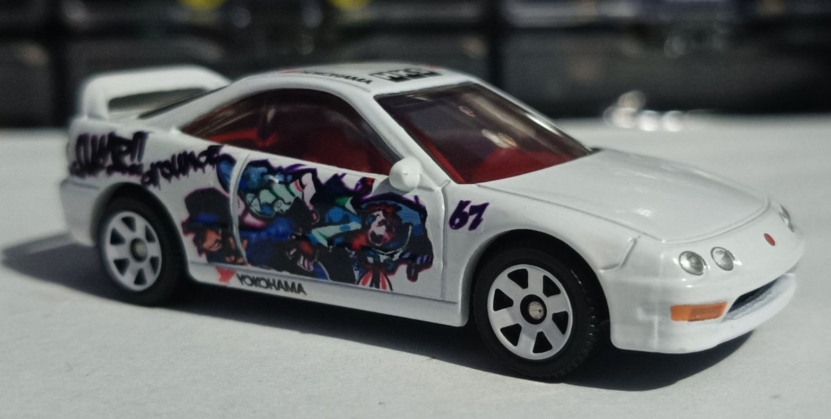 oldshywoman's tweet photo. Heyyy hice un diseño para @soda_cassette 

(CB &amp; skarlet bunny itasha desing) 

Con cariño para @/RechiTv https://t.co/p2yXy5tbvK