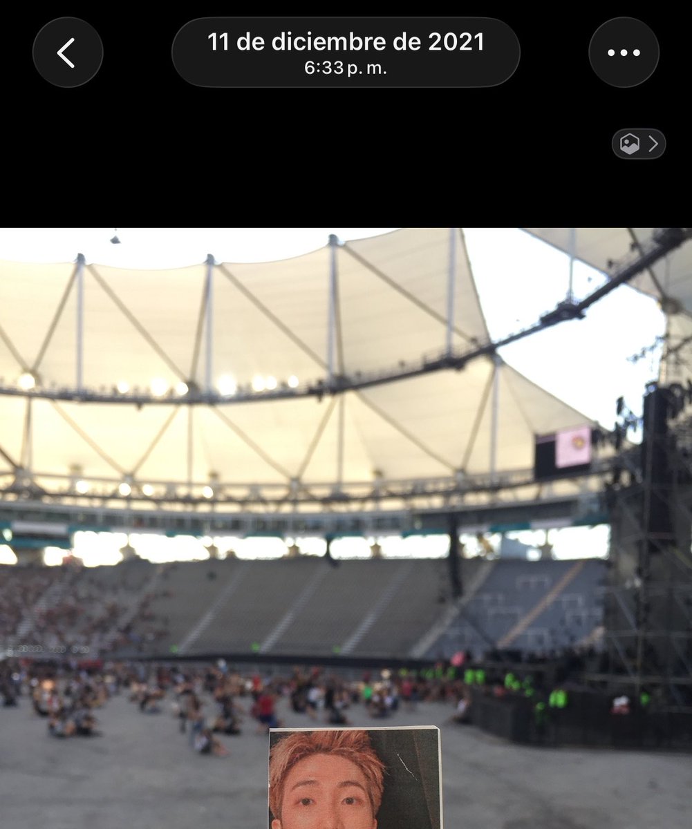 iloveyourseoul's tweet photo. tal vez se me venga la funa de mi vida pero en 2021 fui al estadio único de la plata, lo vi y pensé “lo bien que quedaría que los bts se paseen por acá” y le saqué una foto a la foto de namjoon que tenía conmigo ese día en el estadio https://t.co/TIy4tAXHDZ