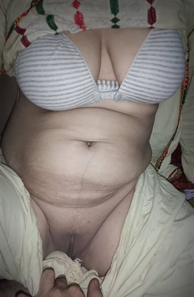 hotpathani15k's tweet photo. My 🥵hot pathani wife hot pussycat 😋🍆 https://t.co/CF9jRDpry3