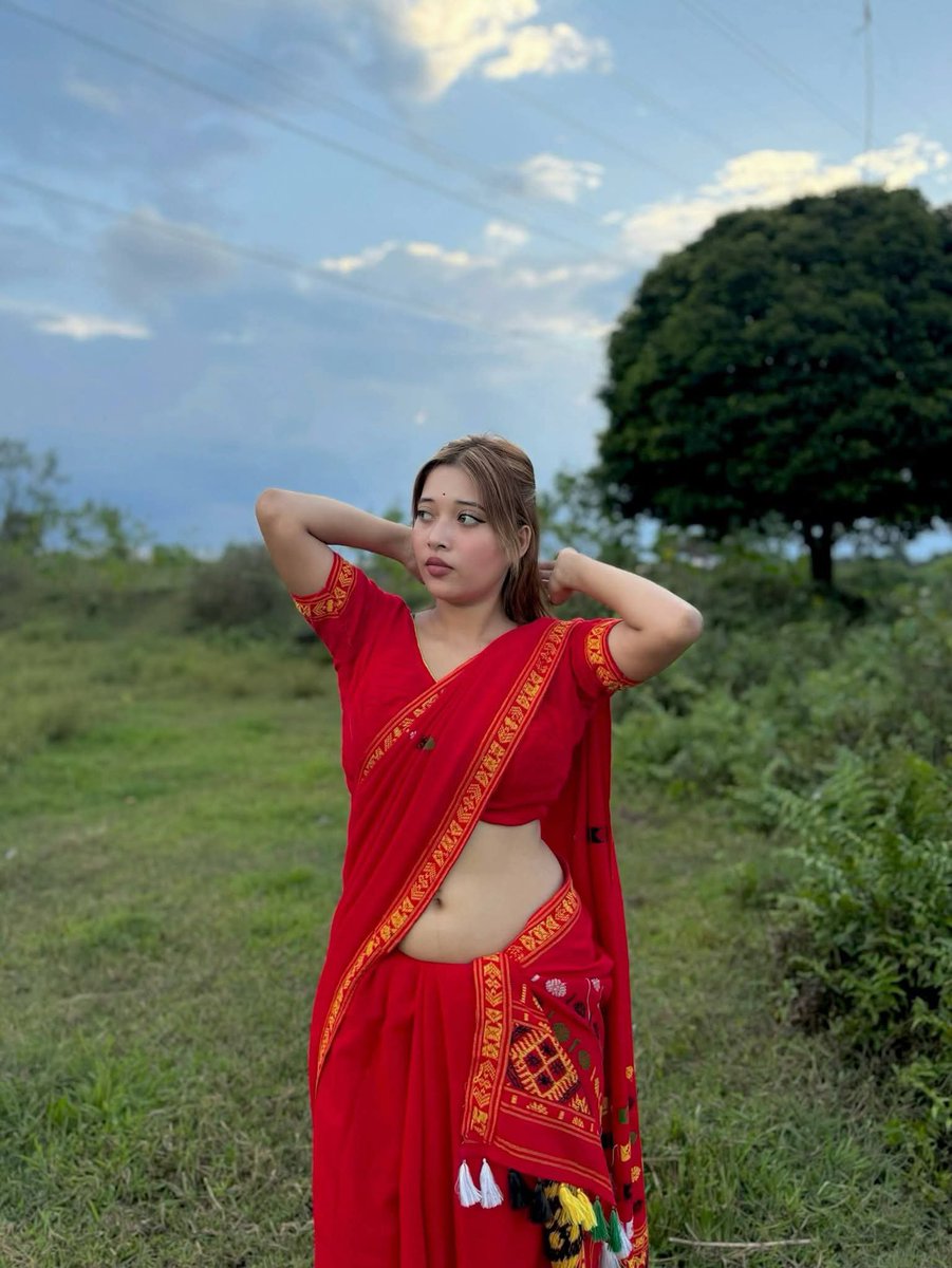 ShilaVibes's tweet photo. রাত জাগার সঙ্গী কেউ আছো? 🌃 https://t.co/ShclYnZA1A
