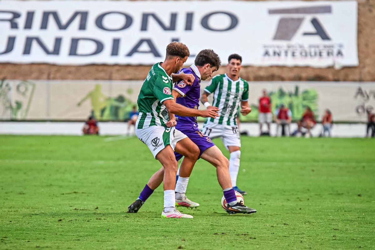 RealJaenCF's tweet photo. ⌚ 65' || 📸
🟢 ANTEQUERA CF 0️⃣-0️⃣ REAL JAÉN CF 🟣
#AntequeraCFRealJaénCF #RealJaen2627 #Jornada5 #PrimeraRFEF #Directo https://t.co/CKzTdTcawK