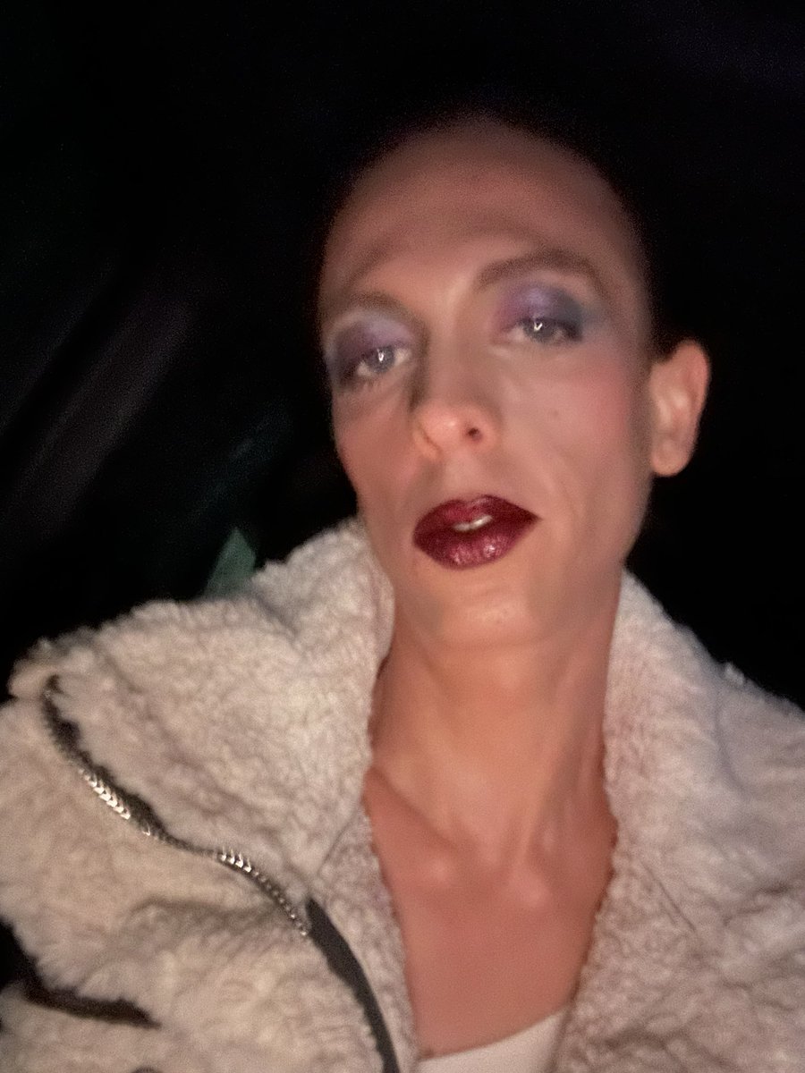 thekacijade's tweet photo. Here for the night 💜
#trans 🏳️‍⚧️ https://t.co/32EbVwwKm2