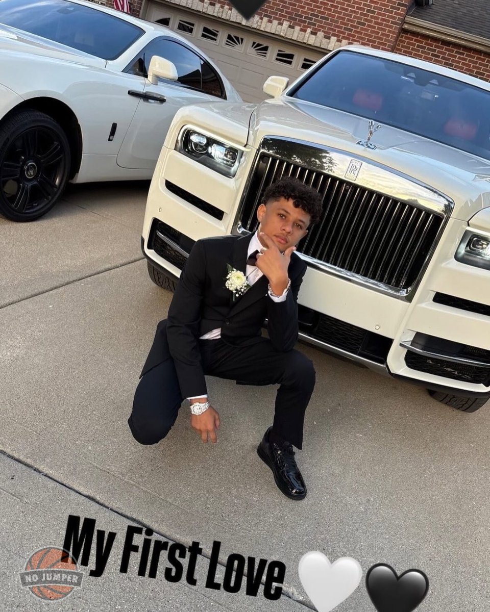 nojumper's tweet photo. Lil Durk’s son pulled up to homecoming in a Rolls-Royce. https://t.co/wg7h9RqB2t