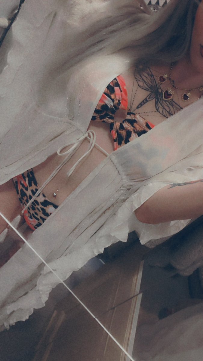 AstridTblsxx's tweet photo. Summer🌸qui me rejoins😏

#trans #transgirl #tgirl #tsbaddie #nsfwtwt
#transbody #doll #transporn https://t.co/a5ja1K9PZd