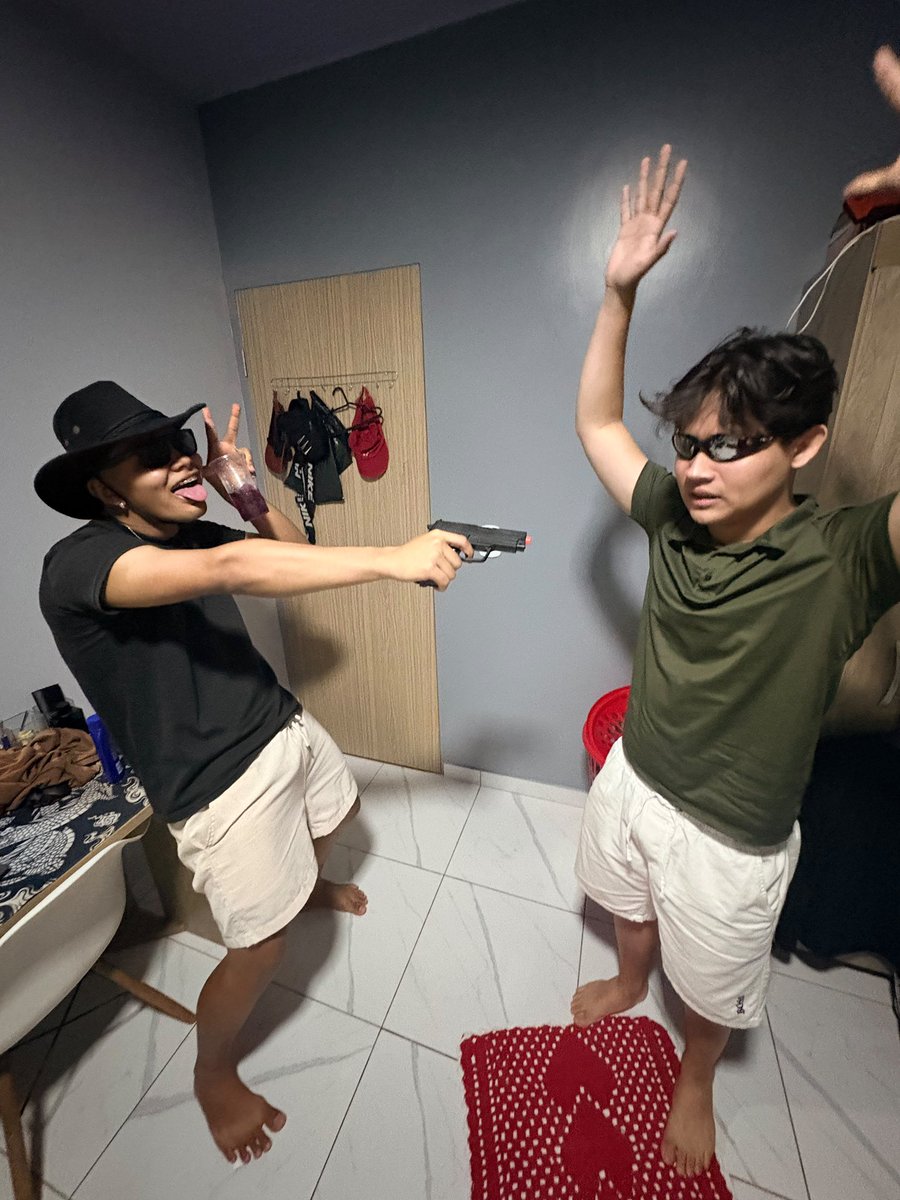 natanxz__'s tweet photo. farpo e lanço emote ✋😛🤚 https://t.co/6n3miIk6xT