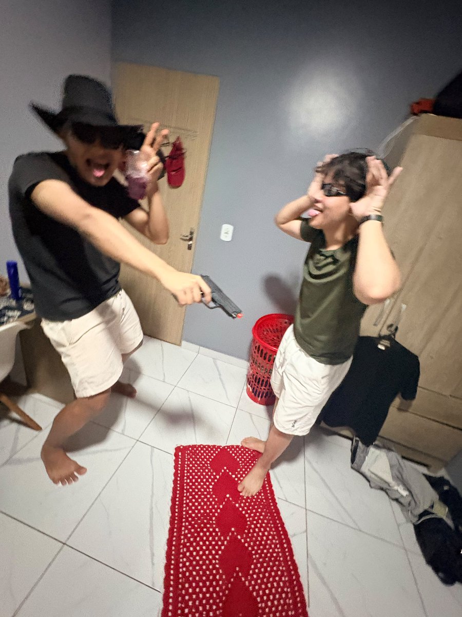 natanxz__'s tweet photo. farpo e lanço emote ✋😛🤚 https://t.co/6n3miIk6xT