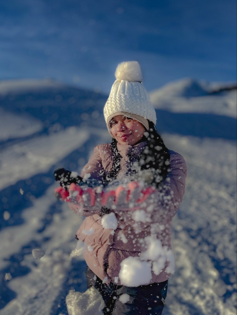 angiemoncadahn's tweet photo. Nunca me sentí tan libre ✨❄️ https://t.co/aEeUQLP184
