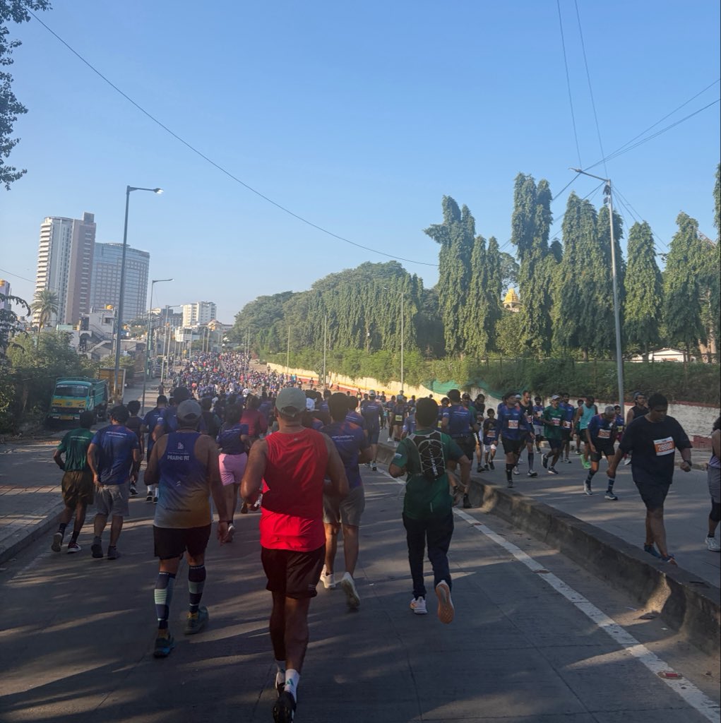 cookedhiru's tweet photo. Wipro blr marathon was the MOST WORST expierence i could ask for legit . Did not have water for 10k straight (9k-19k) . https://t.co/2hTYcxZd2d