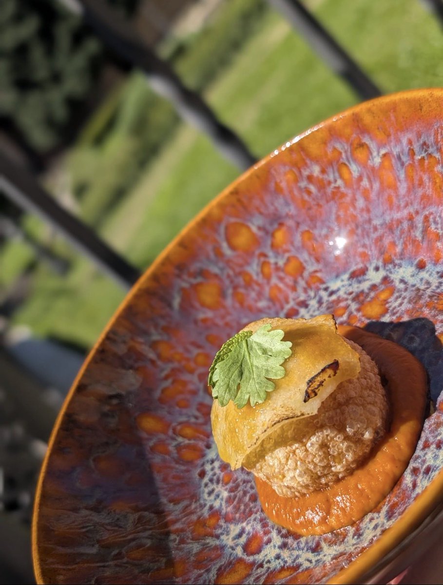 CPinchosCyL's tweet photo. 🍴 El Calecho — Héctor García de Juan 🍴 Restaurante Delirios y Tapas — Javier Rodríguez Martínez 🍴 Leña al Mono — Saúl Vega Carro

Tres establecimientos, tres profesionales y tres propuestas para llevar el sabor de León a este gran encuentro gastronómico. 💪🍽️ https://t.co/oAUvBVDjZ3