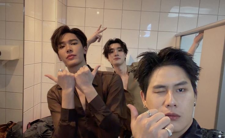 meepangg's tweet photo. วินนี่คิดถึงเพื่อนมั้ย มาทวิตอวยดิวธีทั้งคู่เลย ดิวธีกับวินนี่อยู่ด้วยกันบ่อยม้ากกก ทั้งเอ้าติ้ง ทั้งสตาลิมปิค🤏🏻🥺 https://t.co/ddt11sfygI