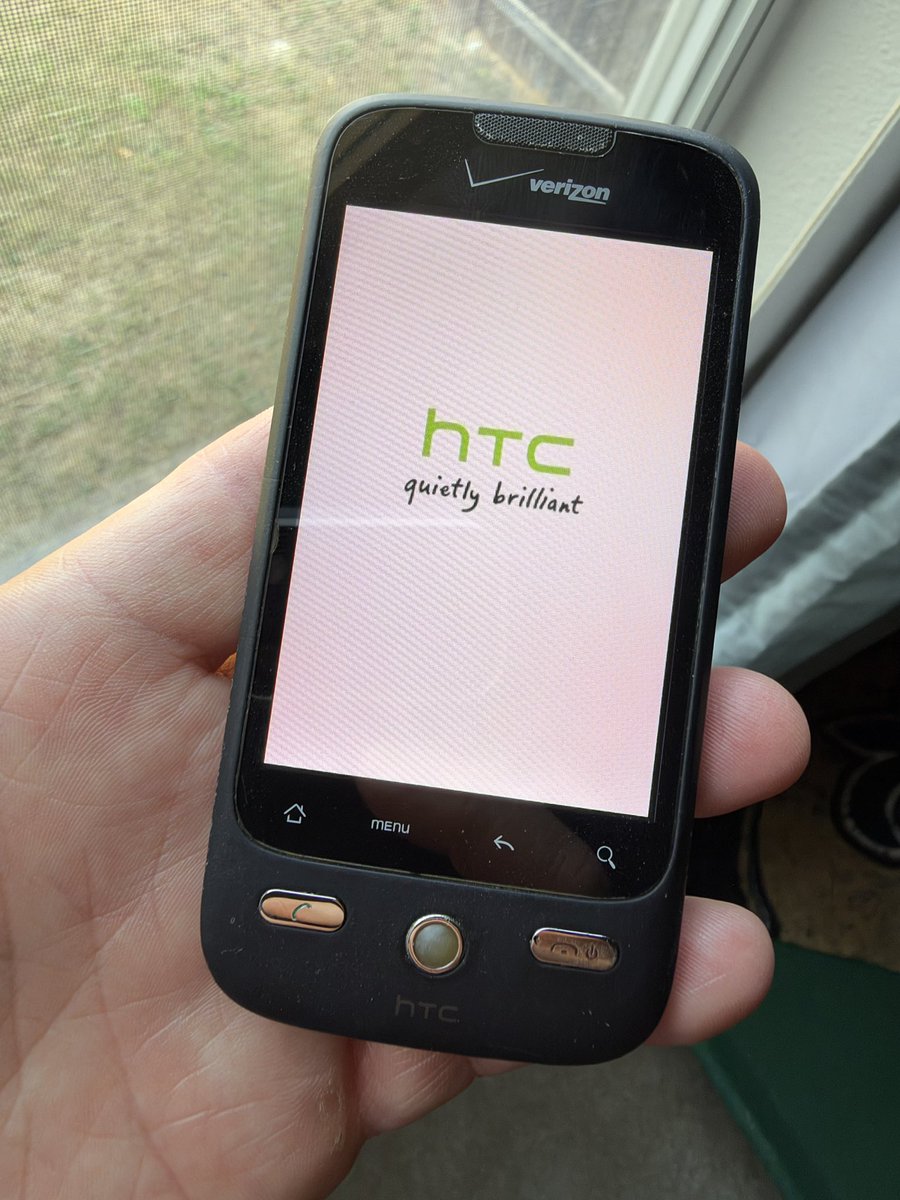 mattythetechy1's tweet photo. 12 years ago, this was a great phone.  Still works! https://t.co/hoKETzAZGV