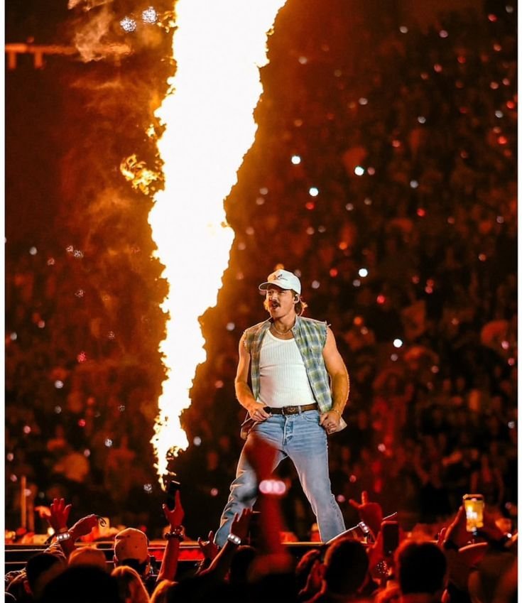 jude5578's tweet photo. Love you all my fans #countrymusic  #usa https://t.co/YF0UvqChq4