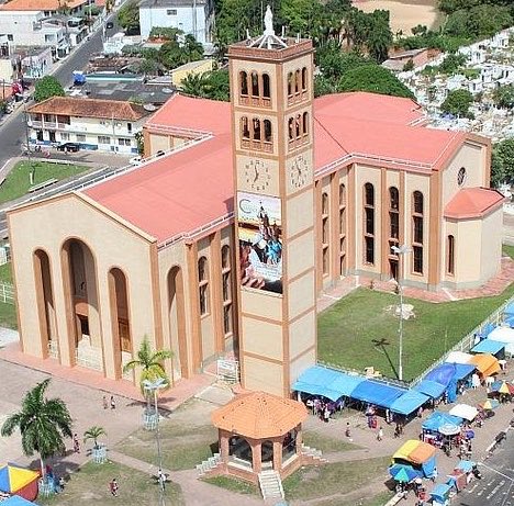 ypureia's tweet photo. A igreja em evangélica JAMAIS entregaria tamanha estética https://t.co/4wx9zzFYCX