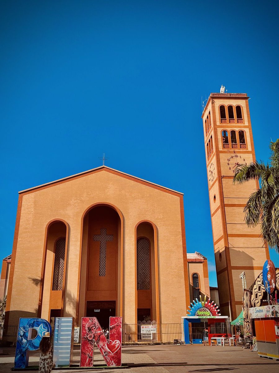 ypureia's tweet photo. A igreja em evangélica JAMAIS entregaria tamanha estética https://t.co/4wx9zzFYCX