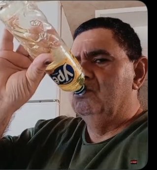 luizraymond's tweet photo. @Pri21ms Banho é fácil de resolver, mas a estupidez , ignorância, burrice, acefalia, mau caratismo e insensatez faz oq? https://t.co/ZoLBWUkiTA