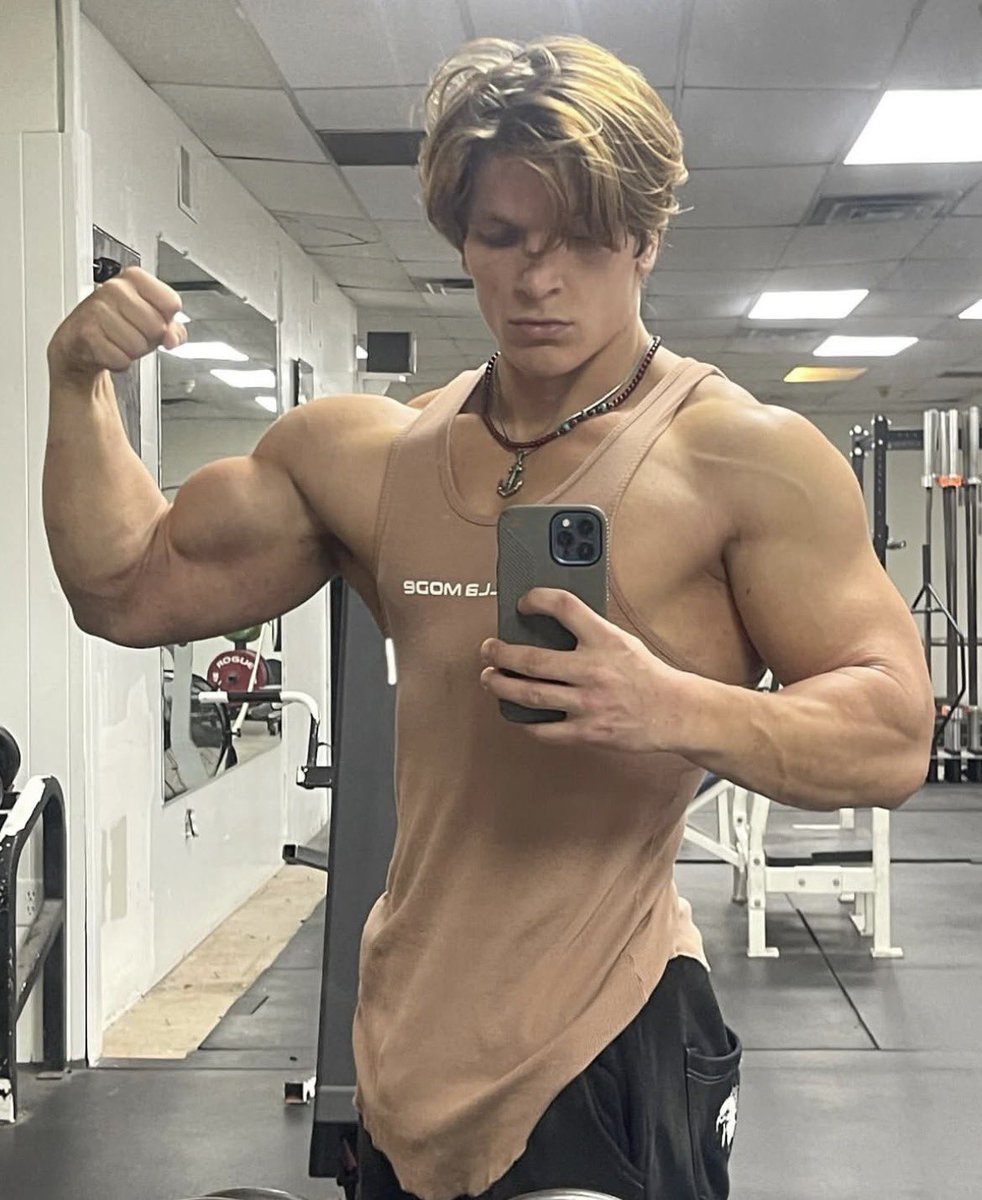 masterbrad500's tweet photo. Youโll never see me desperate to prove Iโm an Alpha. I have nothing to prove. I know my strength๐ช๐
#findomsub #serve #domination #findom #obey https://t.co/diPWFSgwRv