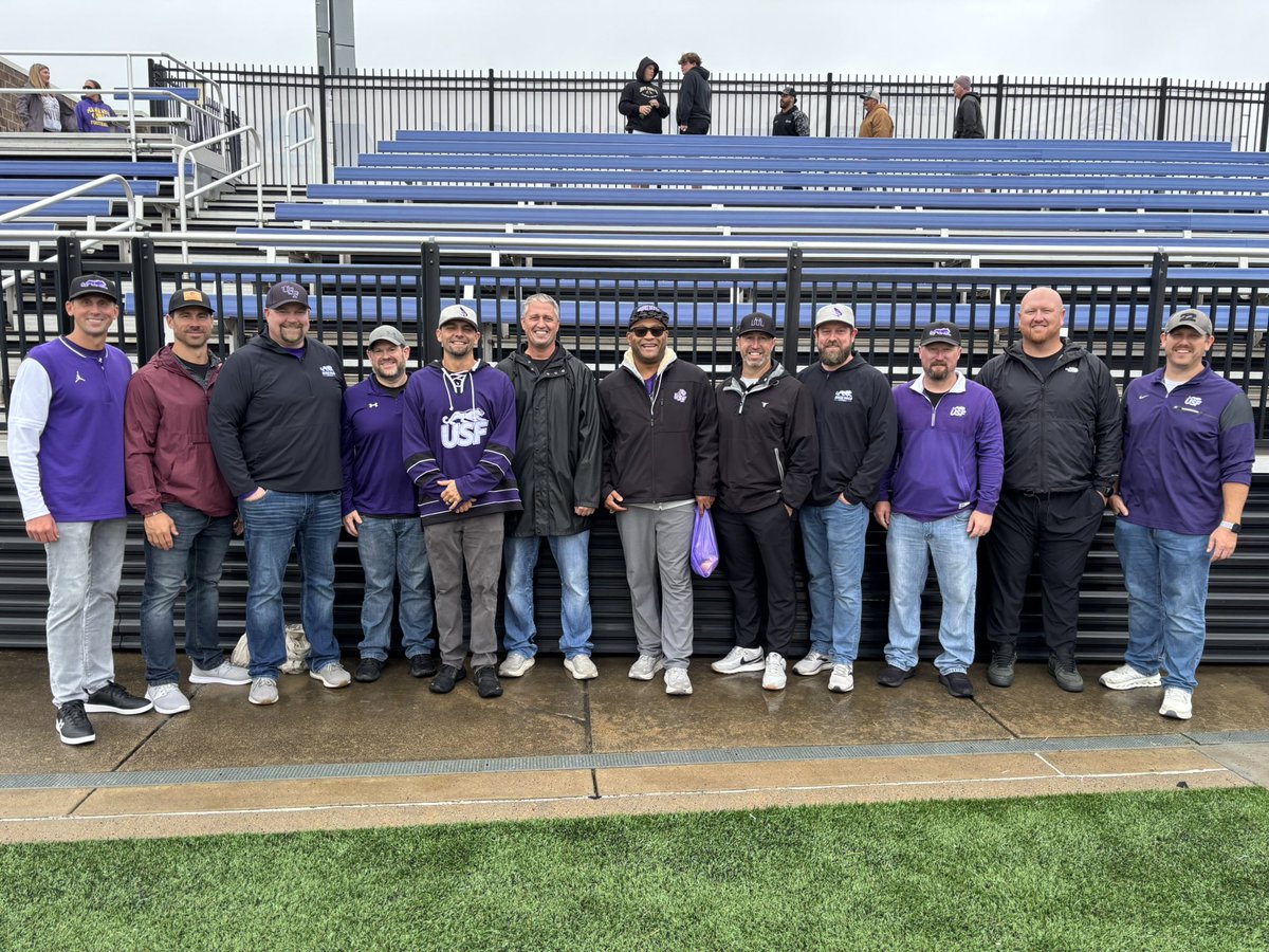 coofblegacy's tweet photo. The 1996 and 2006 National Championship teams were recognized at the Homecoming game yesterday. Great to see so many former players reunited. 

Go Coo 🐾 https://t.co/zjnV3lJgmb