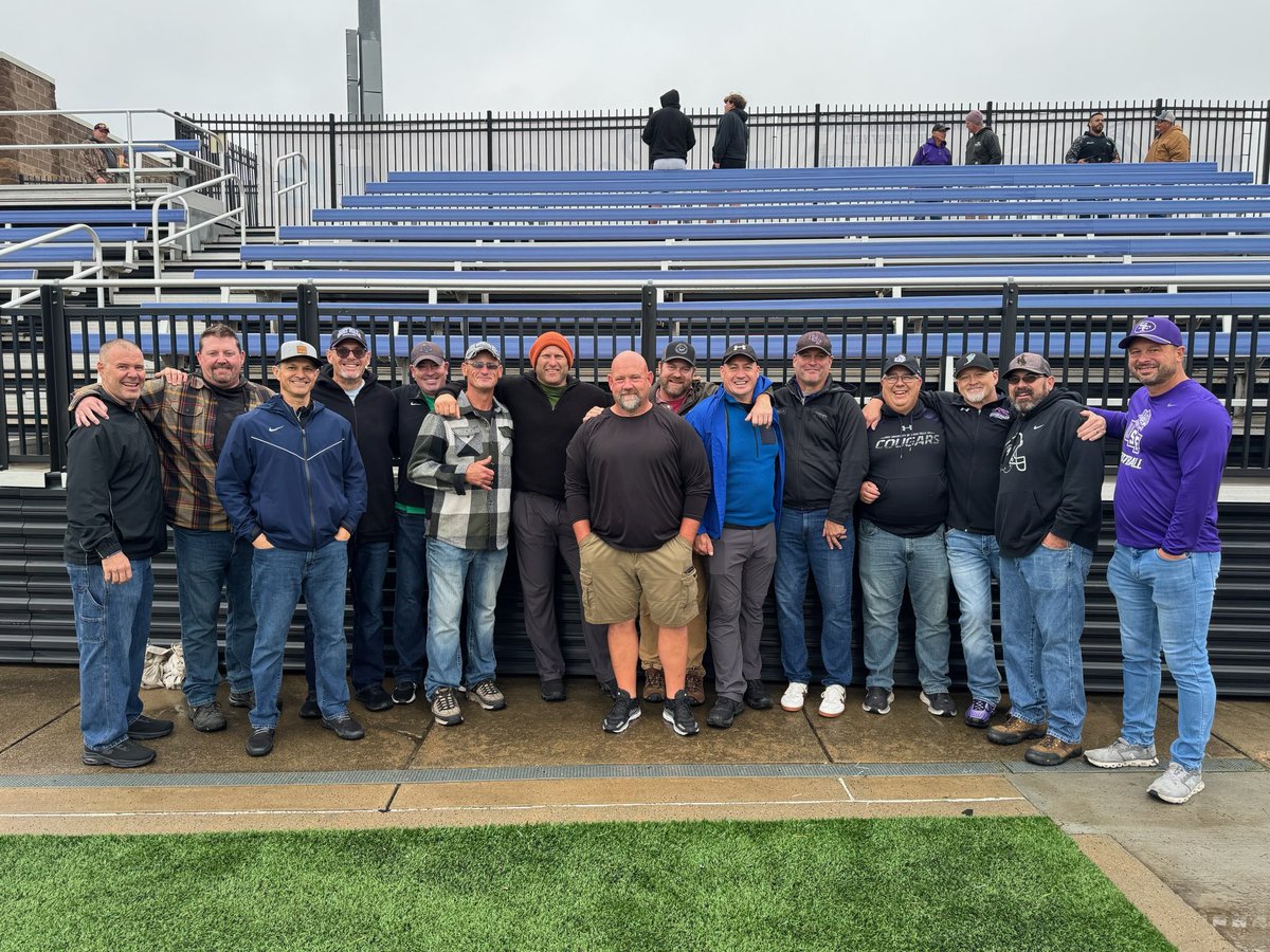 coofblegacy's tweet photo. The 1996 and 2006 National Championship teams were recognized at the Homecoming game yesterday. Great to see so many former players reunited. 

Go Coo 🐾 https://t.co/zjnV3lJgmb