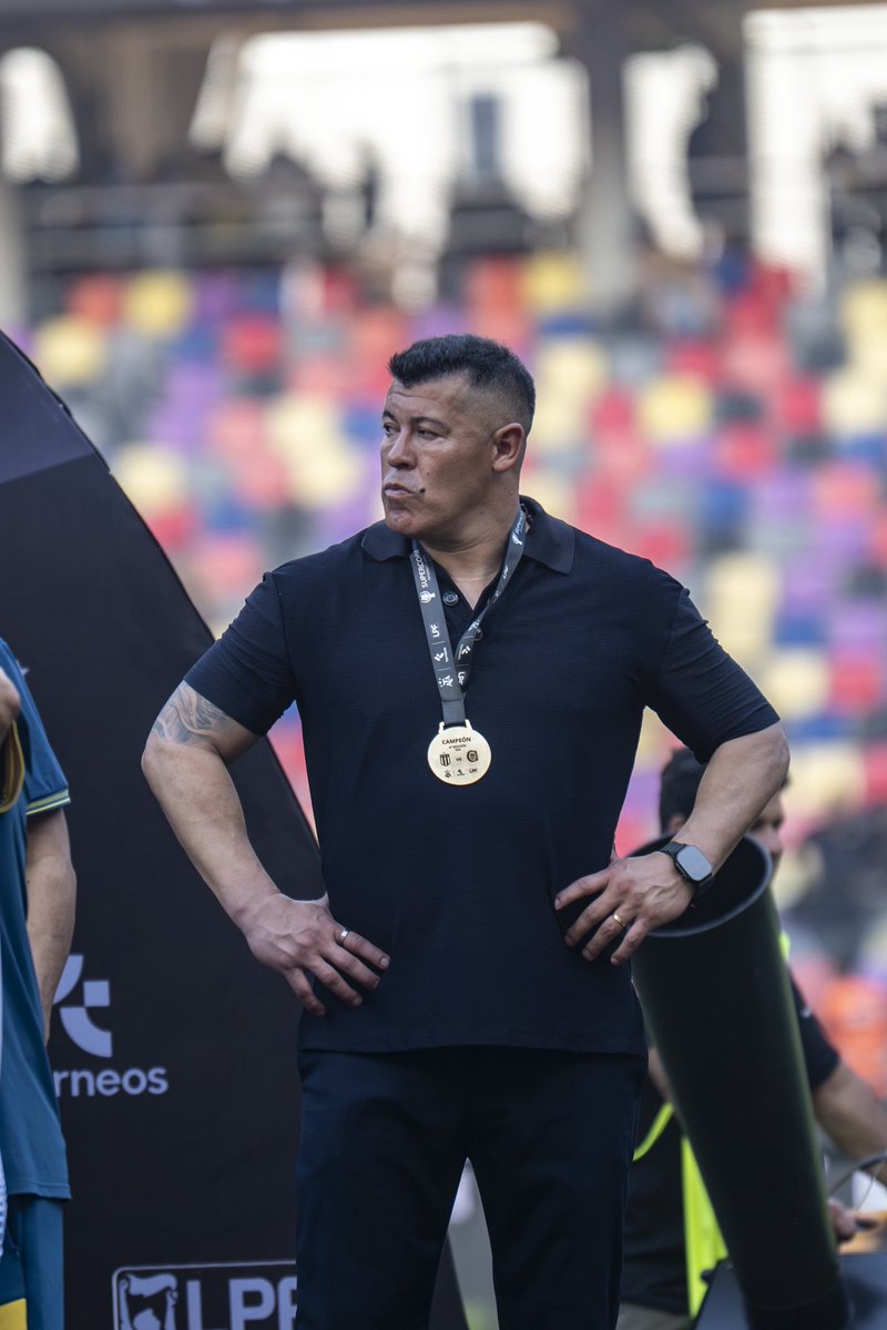RosarioCentral's tweet photo. Disculpe, ¿fuego tiene? 🚬 https://t.co/gz3wan27vS