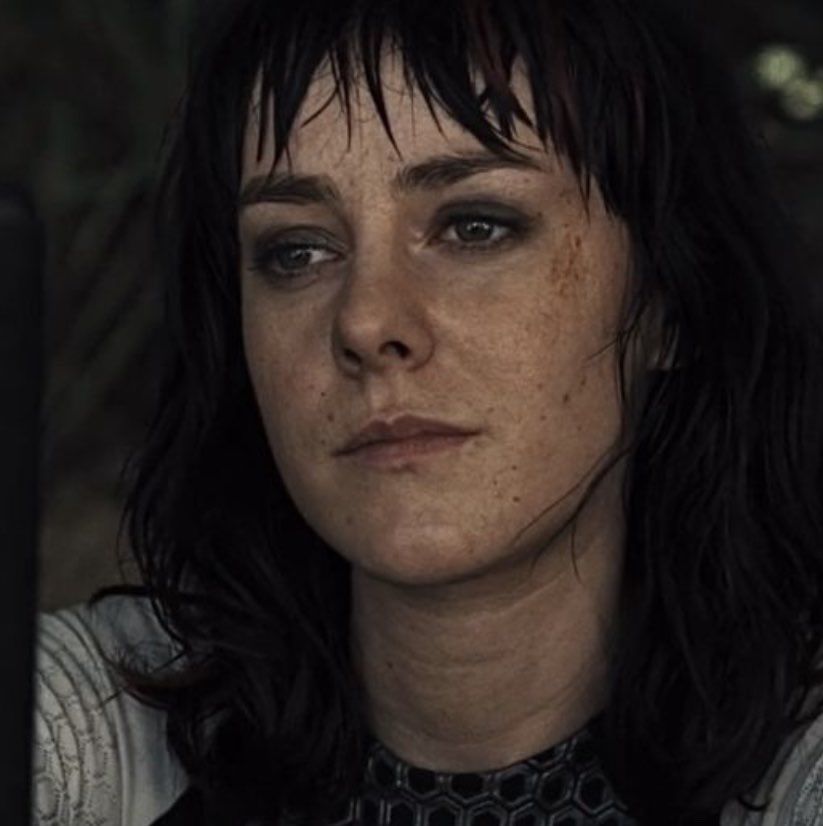 newtcoded's tweet photo. sooo if Katniss is Thomas,  Peeta is Newt  &amp;  Gale is Teresa …… who is everyone else because i kind of see Johanna as Brenda https://t.co/3eDIh7qpdo